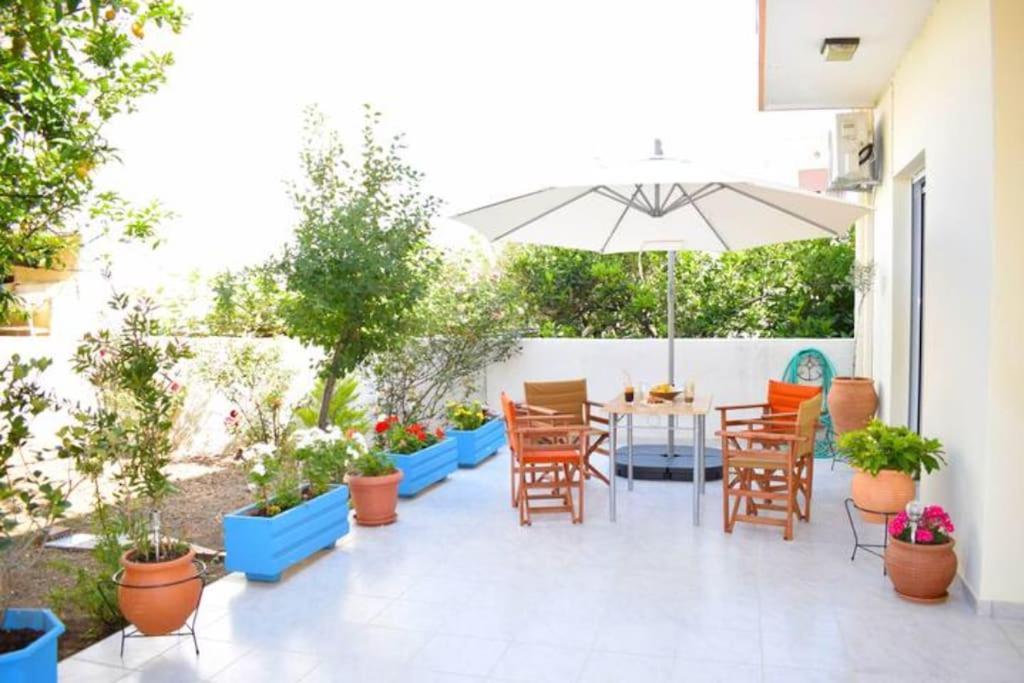 Marble Cool 2-Bedroom Down Town Yard House Киссамос Экстерьер фото